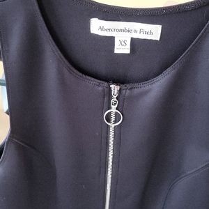 Abercrombie and Fitch xs casual dress. It has pockets!